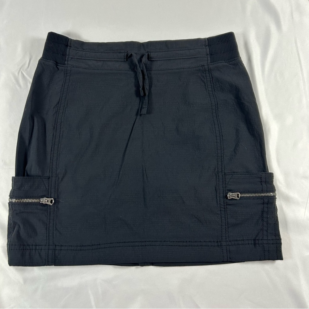 Athleta‎ Women’s Sport Skirt Black Zipper Pockets Stretch Size 2